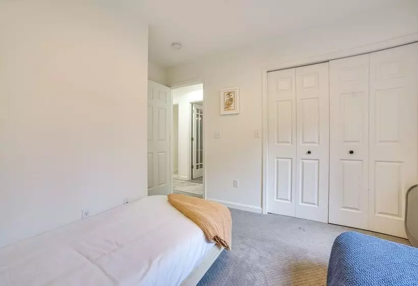 Issaquah Retreat Near Lake Sammamish State Park!