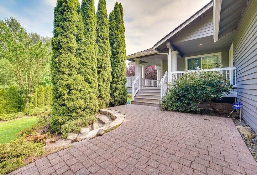 Issaquah Retreat Near Lake Sammamish State Park!