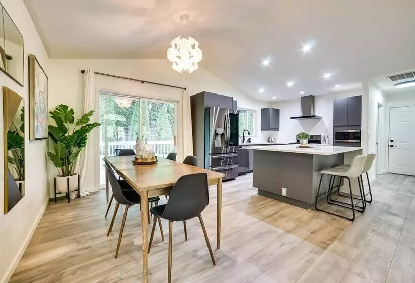 Issaquah Retreat Near Lake Sammamish State Park!