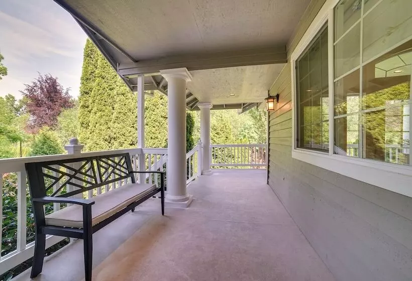 Issaquah Retreat Near Lake Sammamish State Park!