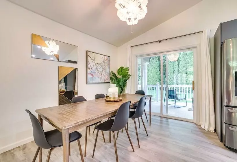 Issaquah Retreat Near Lake Sammamish State Park!