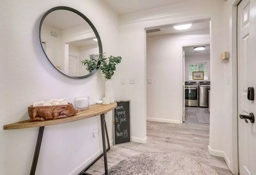 Issaquah Retreat Near Lake Sammamish State Park!