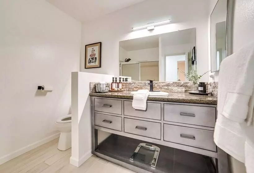 Issaquah Retreat Near Lake Sammamish State Park!