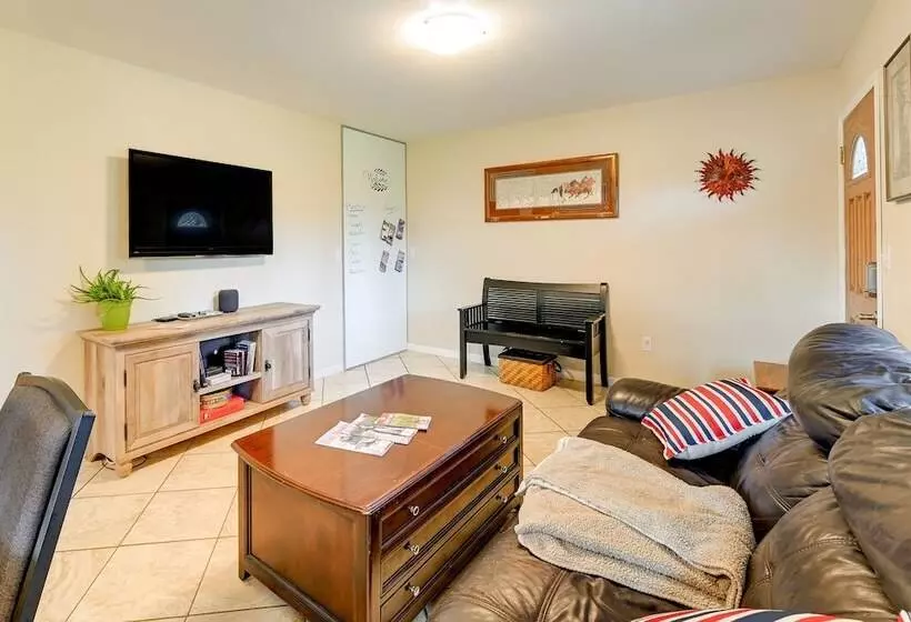 Lovely Soldotna Home, Steps From Kenai River