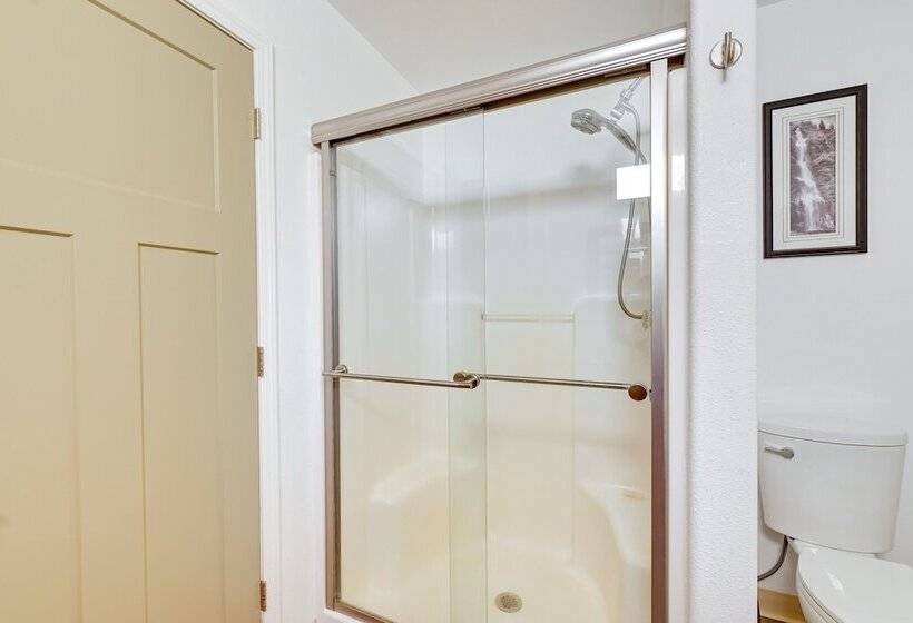 Lovely Soldotna Home, Steps From Kenai River