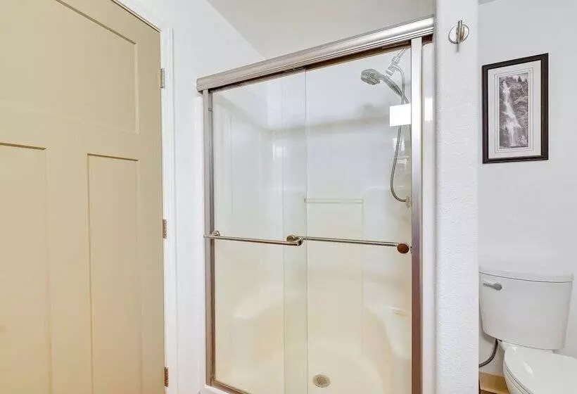 Lovely Soldotna Home, Steps From Kenai River