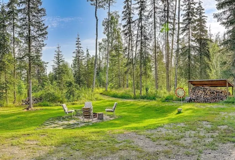 Lovely Soldotna Home, Steps From Kenai River