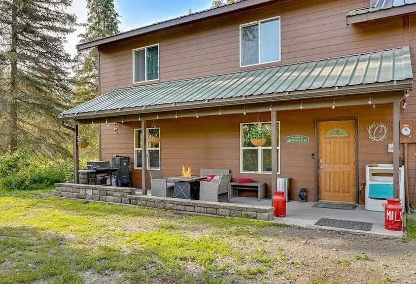 Lovely Soldotna Home, Steps From Kenai River
