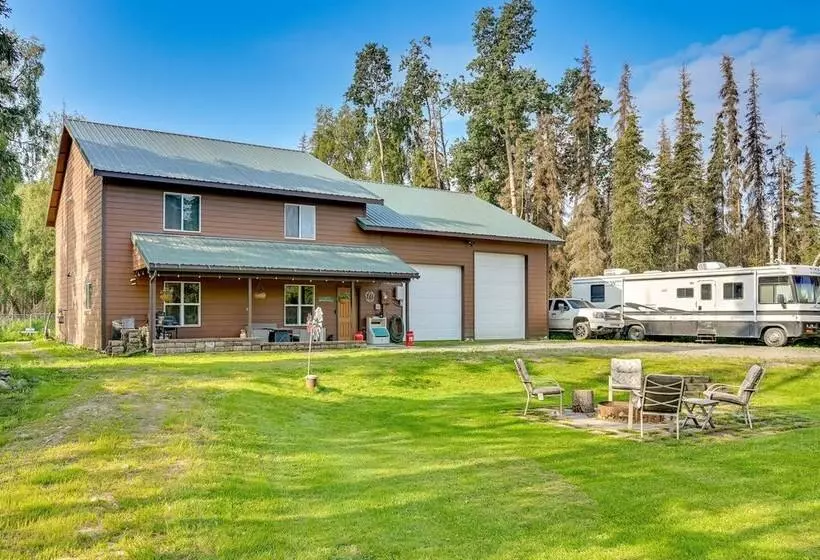 Lovely Soldotna Home, Steps From Kenai River