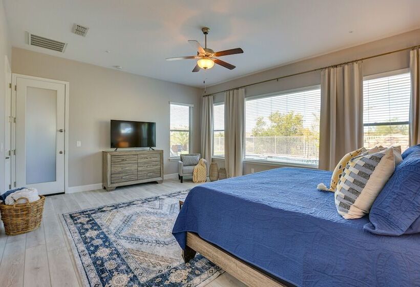 Luxe Goodyear Home: Pool, Swim Up Bar, Game Room!