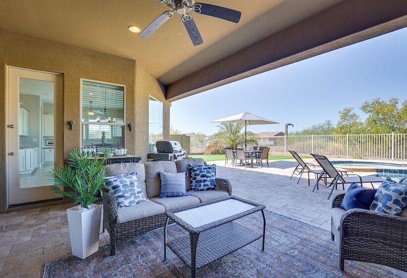 Luxe Goodyear Home: Pool, Swim Up Bar, Game Room!