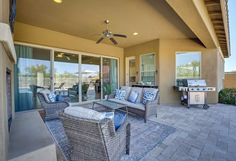 Luxe Goodyear Home: Pool, Swim Up Bar, Game Room!