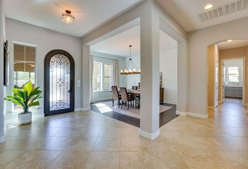 Luxe Goodyear Home: Pool, Swim Up Bar, Game Room!