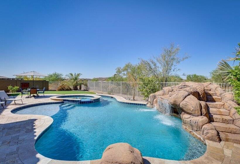 Luxe Goodyear Home: Pool, Swim Up Bar, Game Room!