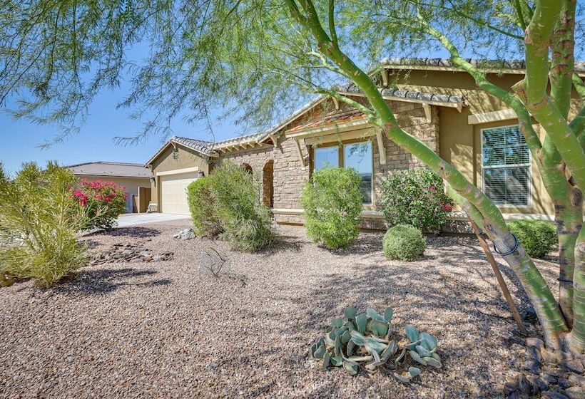 Luxe Goodyear Home: Pool, Swim Up Bar, Game Room!