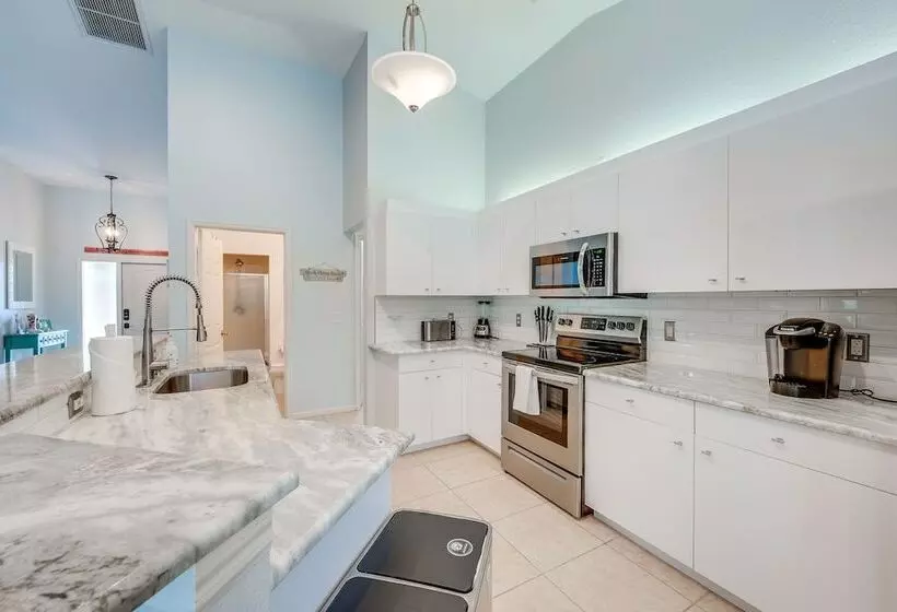 Marco Island Vacation Rental: Heated Pool & Lanai!