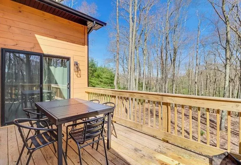 Lake Harmony Resort Home W/ Deck   4 Mi To Skiing!