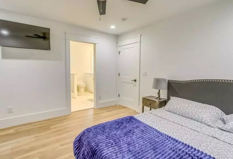 Murrells Inlet Vacation Rental: Near Marsh Walk!