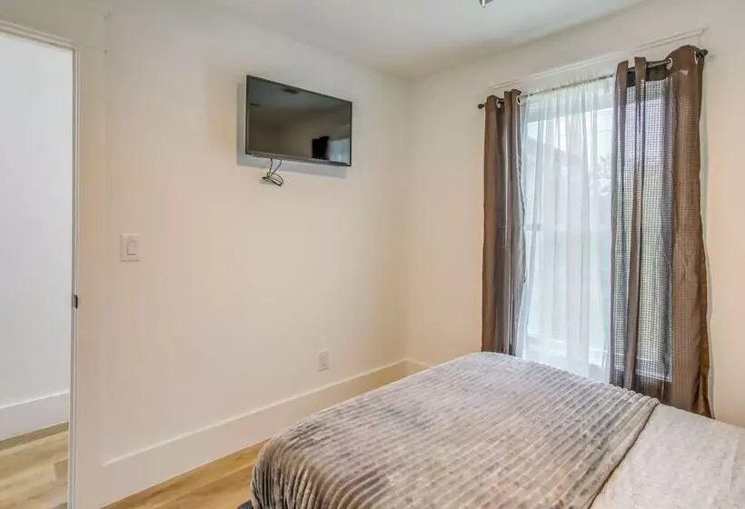 Murrells Inlet Vacation Rental: Near Marsh Walk!