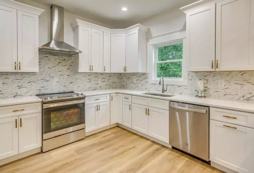 Murrells Inlet Vacation Rental: Near Marsh Walk!