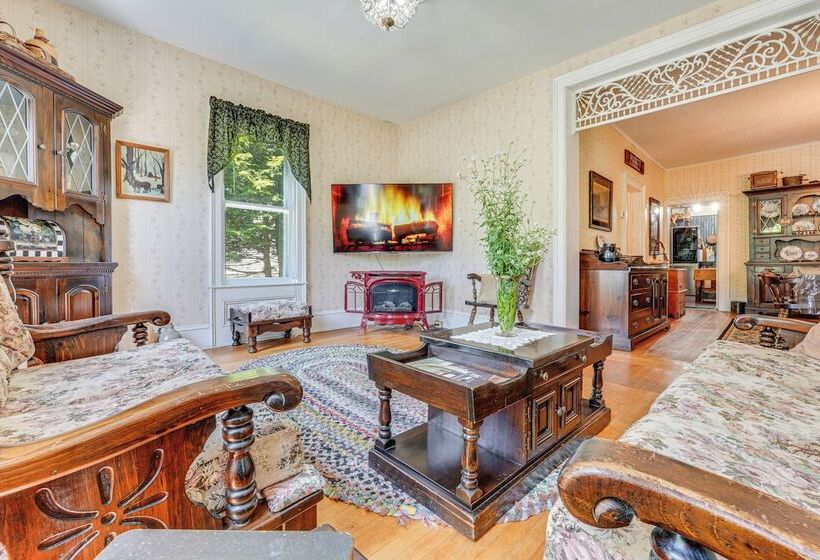 ~ 6 Mi To Lake George: Charming Adirondack Home!