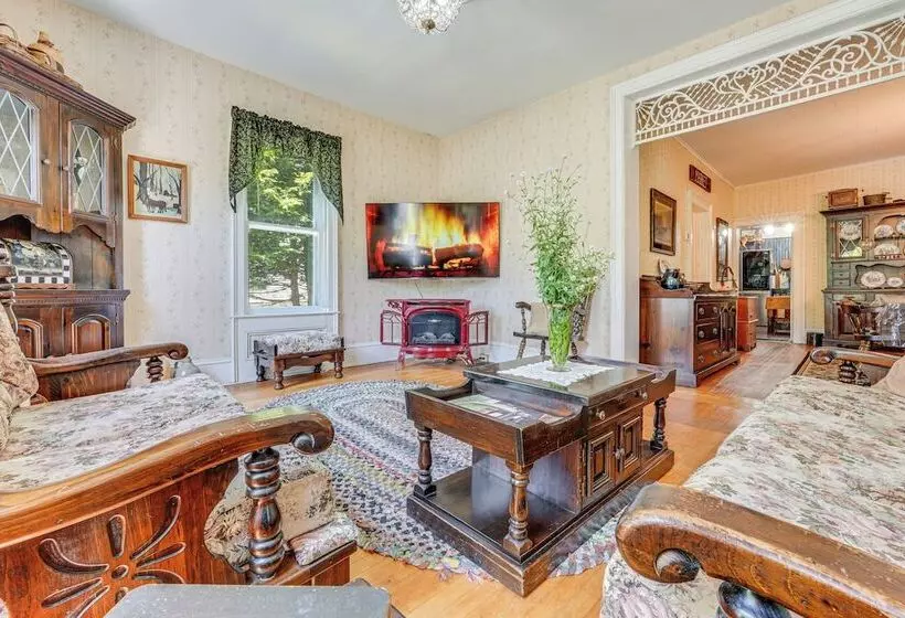 ~ 6 Mi To Lake George: Charming Adirondack Home!