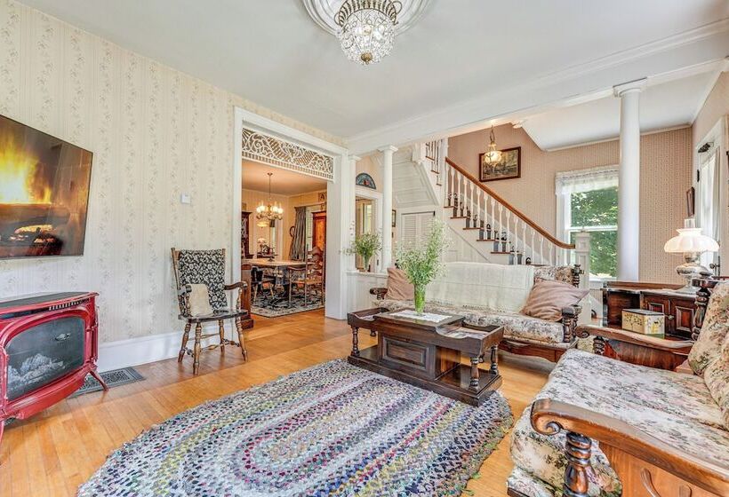 ~ 6 Mi To Lake George: Charming Adirondack Home!