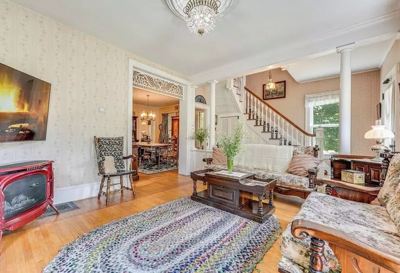 ~ 6 Mi To Lake George: Charming Adirondack Home!