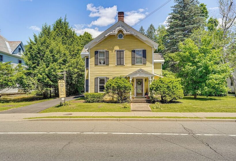 ~ 6 Mi To Lake George: Charming Adirondack Home!