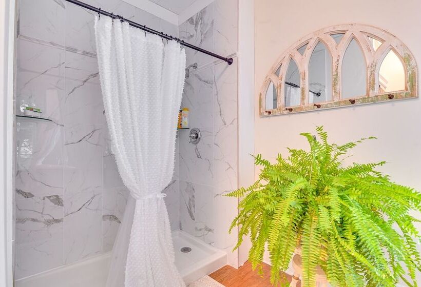 ~ 6 Mi To Lake George: Charming Adirondack Home!