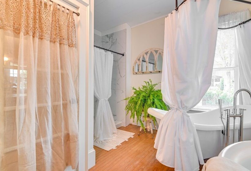 ~ 6 Mi To Lake George: Charming Adirondack Home!