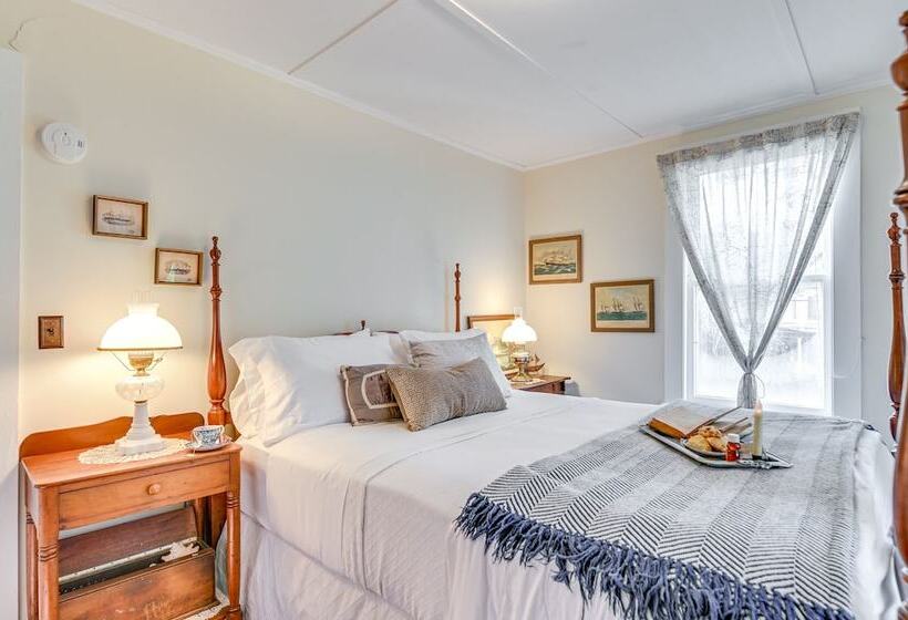 ~ 6 Mi To Lake George: Charming Adirondack Home!