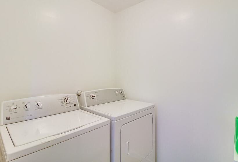 Pet Friendly Albuquerque Vacation Escape!