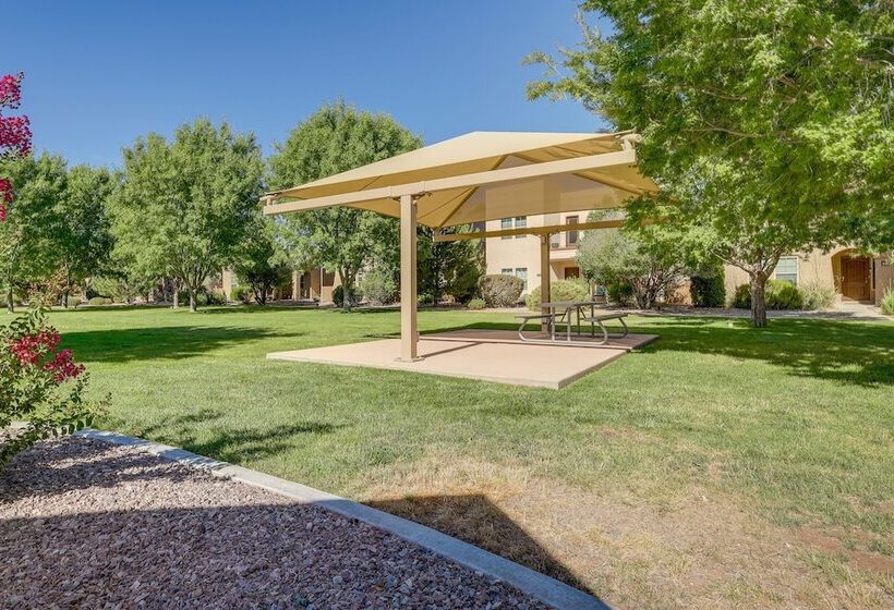 Pet Friendly Albuquerque Vacation Escape!