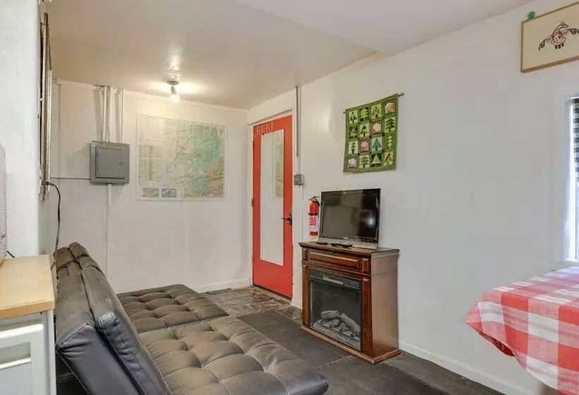 Dodge Ridge Pinecrest Mountain Cabin: Near Hiking!