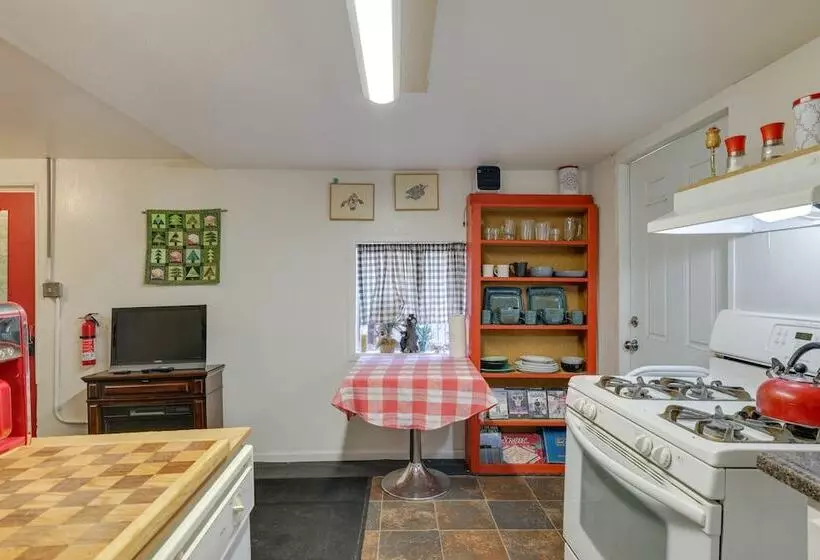 Dodge Ridge Pinecrest Mountain Cabin: Near Hiking!