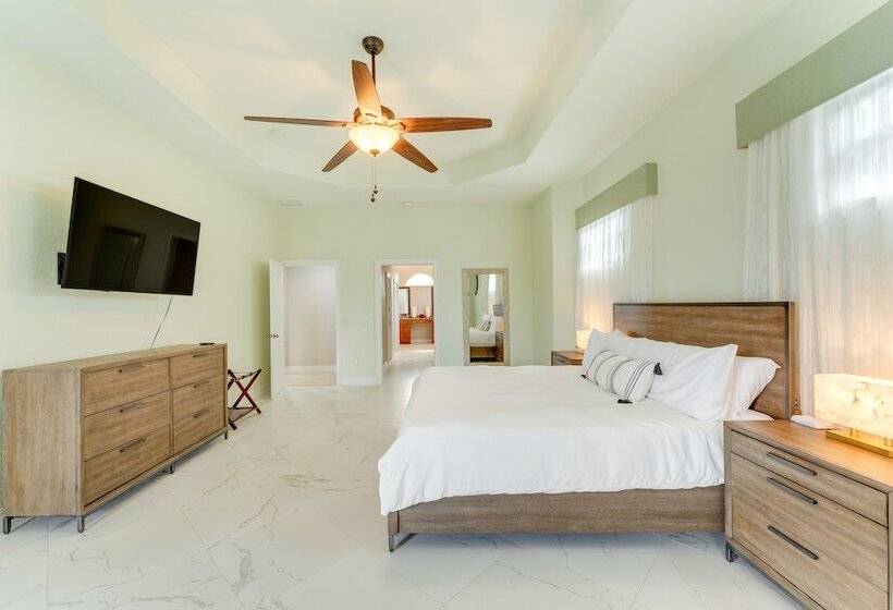 Grill Chill Splash: Your Port Charlotte Paradise!