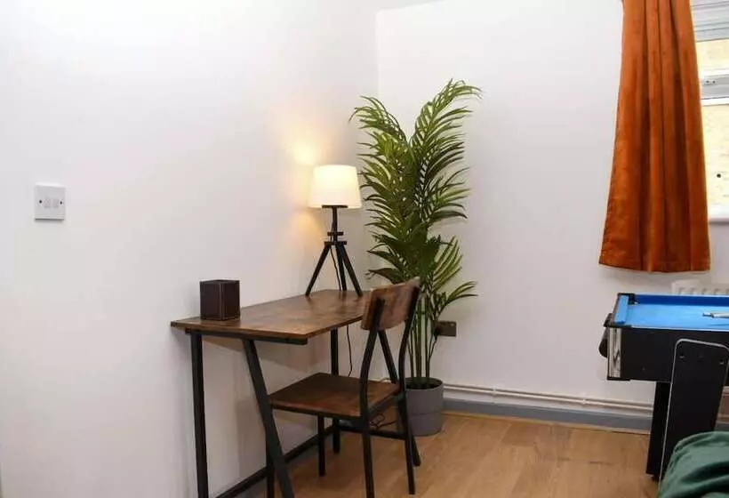 レジデンス Amazing 4br Near Hospital, Free Parking, Sleeps 10