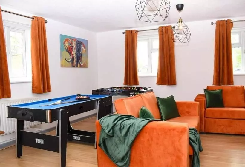 レジデンス Amazing 4br Near Hospital, Free Parking, Sleeps 10