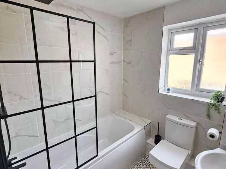 レジデンス Amazing 4br Near Hospital, Free Parking, Sleeps 10