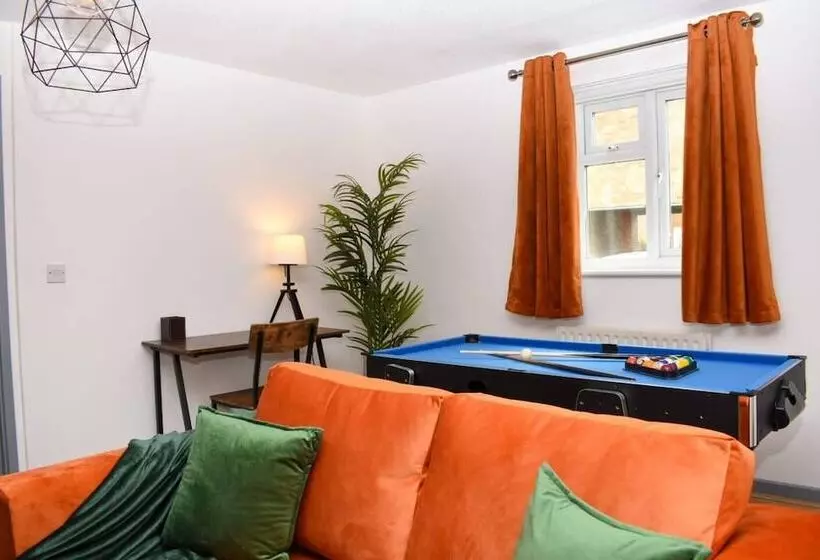 レジデンス Amazing 4br Near Hospital, Free Parking, Sleeps 10