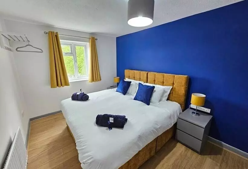 レジデンス Amazing 4br Near Hospital, Free Parking, Sleeps 10
