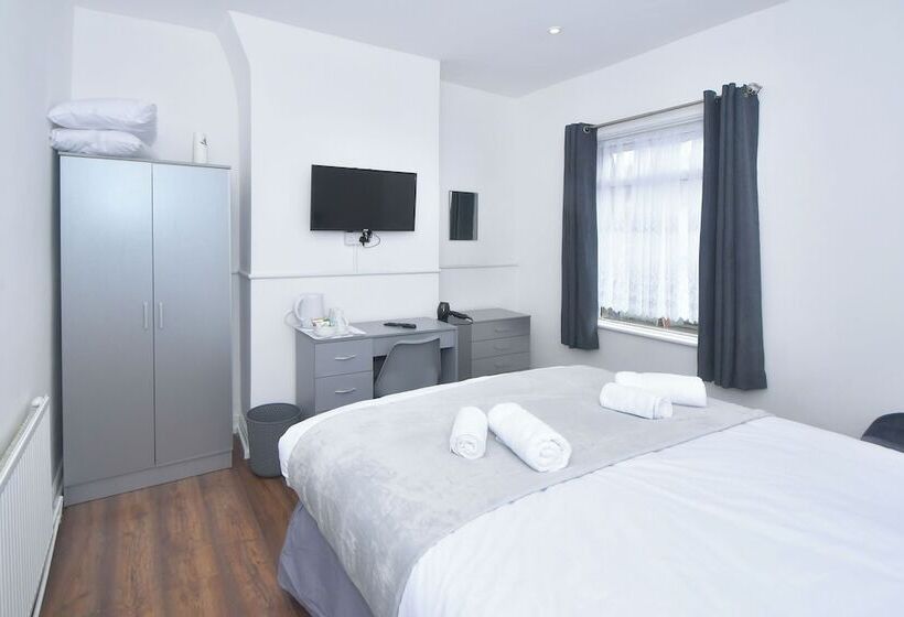 דירת נופש Impeccable 3 Bed House In Stoke On Trent