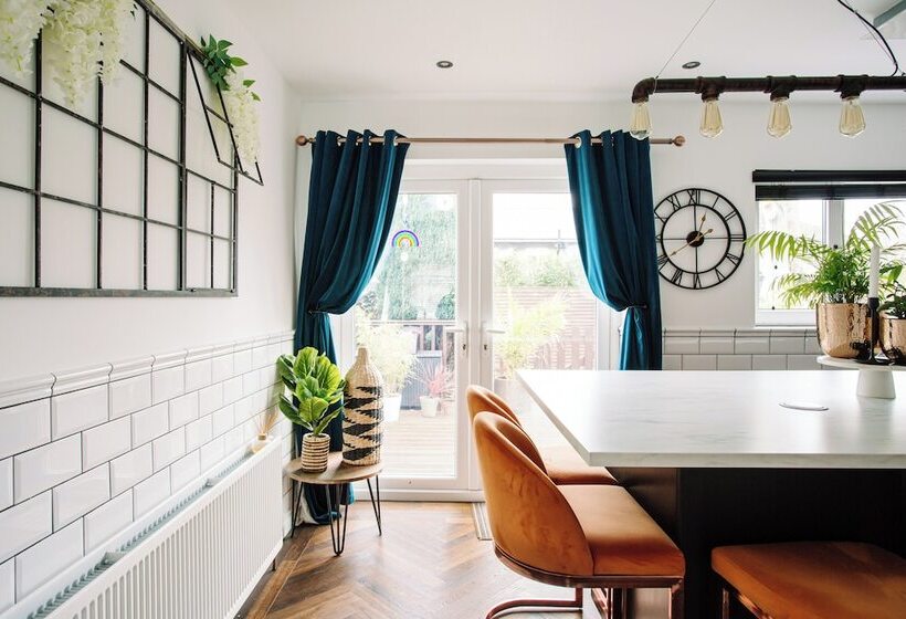 اقامتگاه Modern & Stylish Home In The Heart Of Belfast City