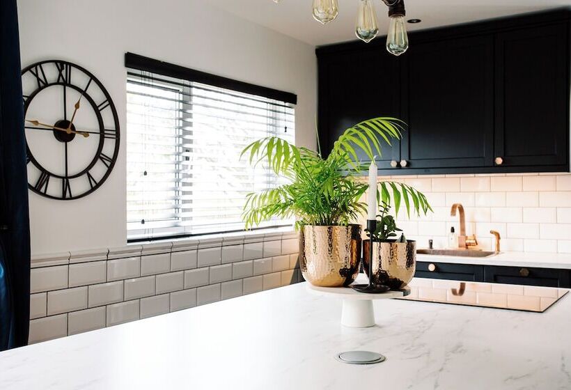 اقامتگاه Modern & Stylish Home In The Heart Of Belfast City