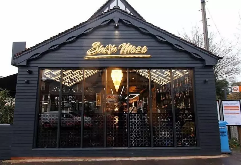 Residenssi Stylish 3 Bed House In Hornchurch   Free Parking