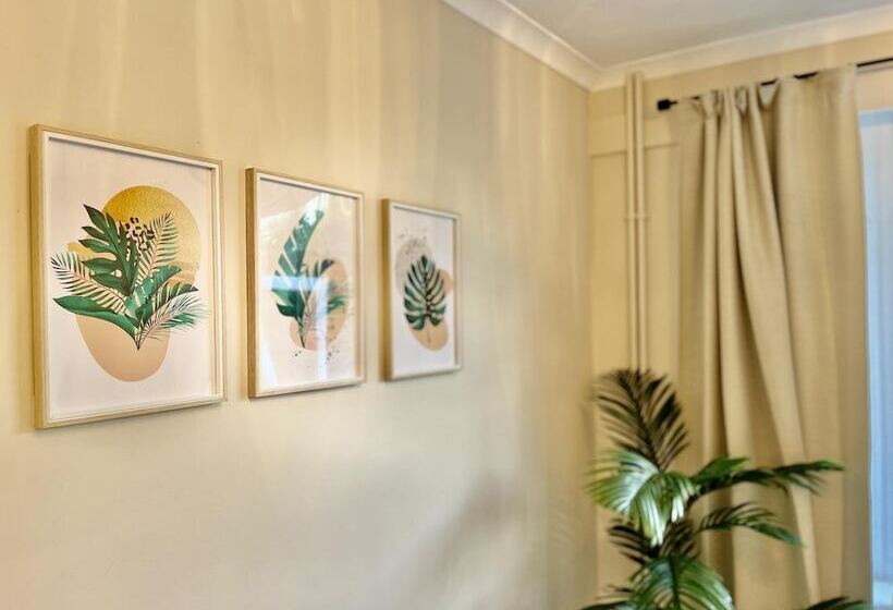 Резиденция Stylish 3 Bed House In Hornchurch Free Parking