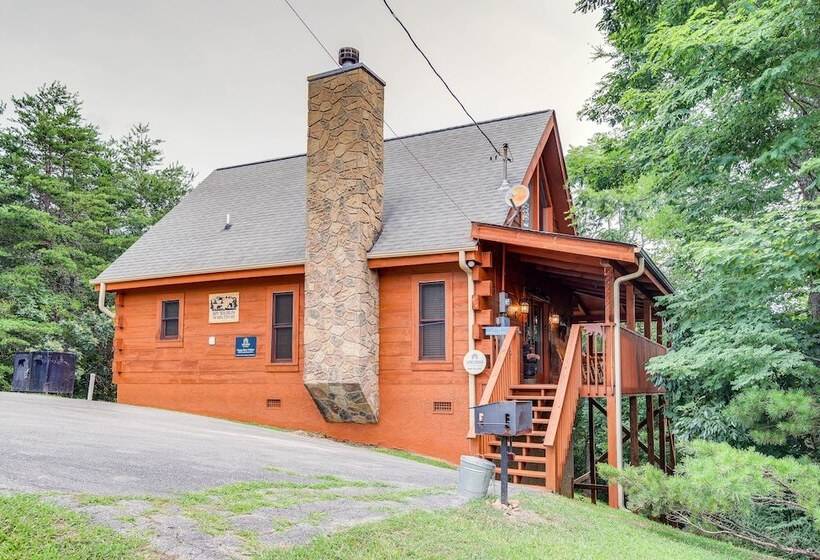 Sevierville Cabin W/ Wraparound Deck + Lake Access