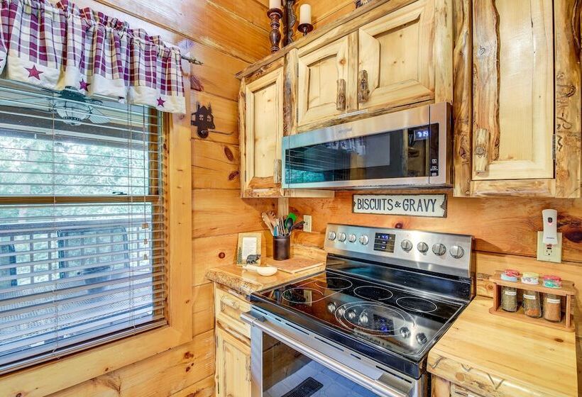 Sevierville Cabin W/ Wraparound Deck + Lake Access