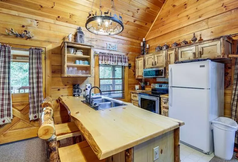 Sevierville Cabin W/ Wraparound Deck + Lake Access